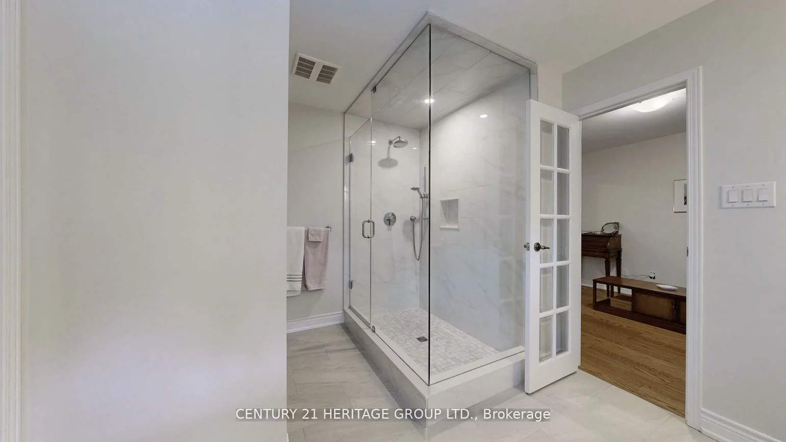 280, Henderson, Royal Orchard, Markham