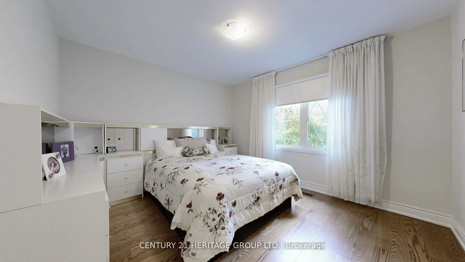 280, Henderson, Royal Orchard, Markham