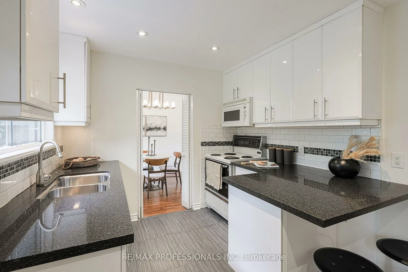 9, Donalbain, Royal Orchard, Markham