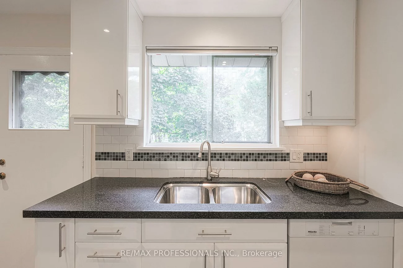 9, Donalbain, Royal Orchard, Markham