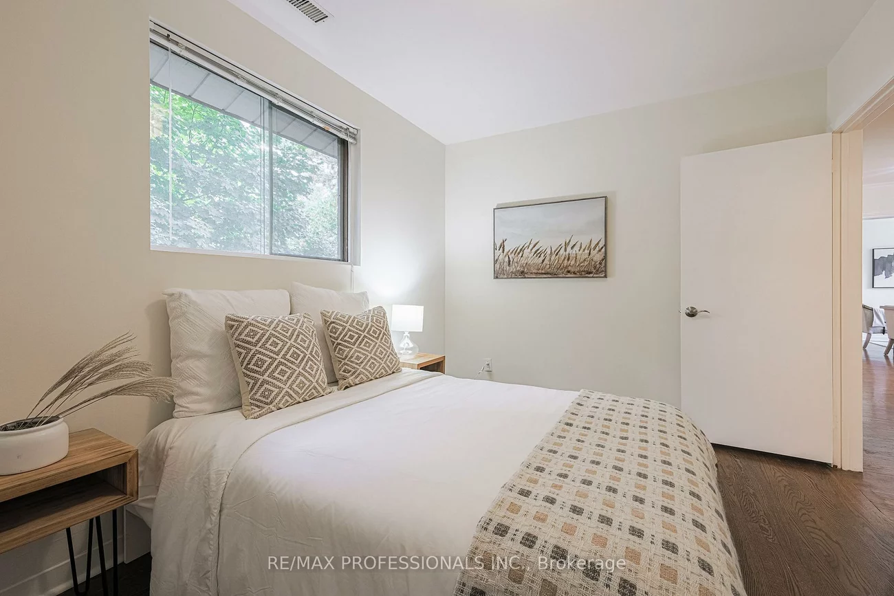 9, Donalbain, Royal Orchard, Markham