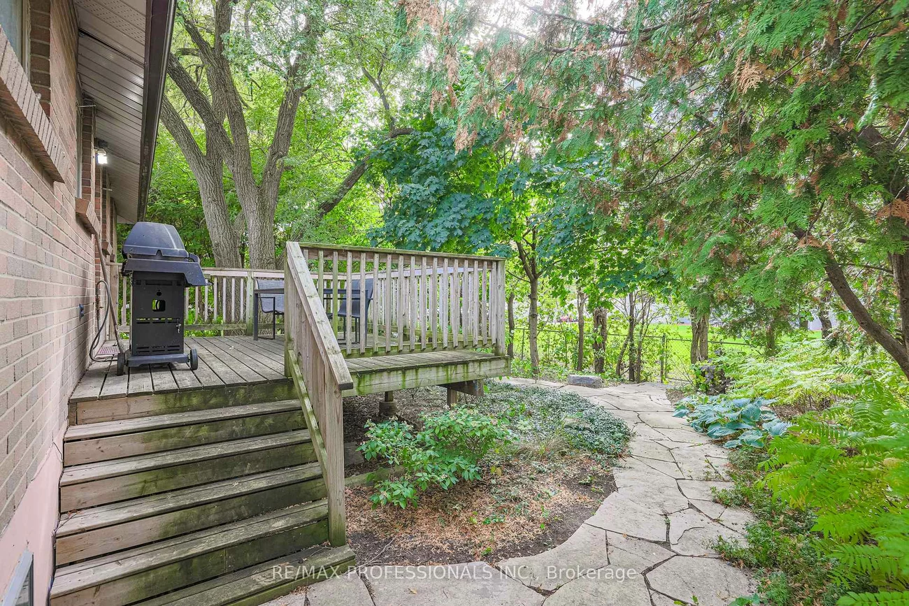 9, Donalbain, Royal Orchard, Markham