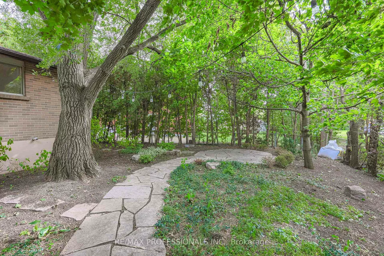 9, Donalbain, Royal Orchard, Markham