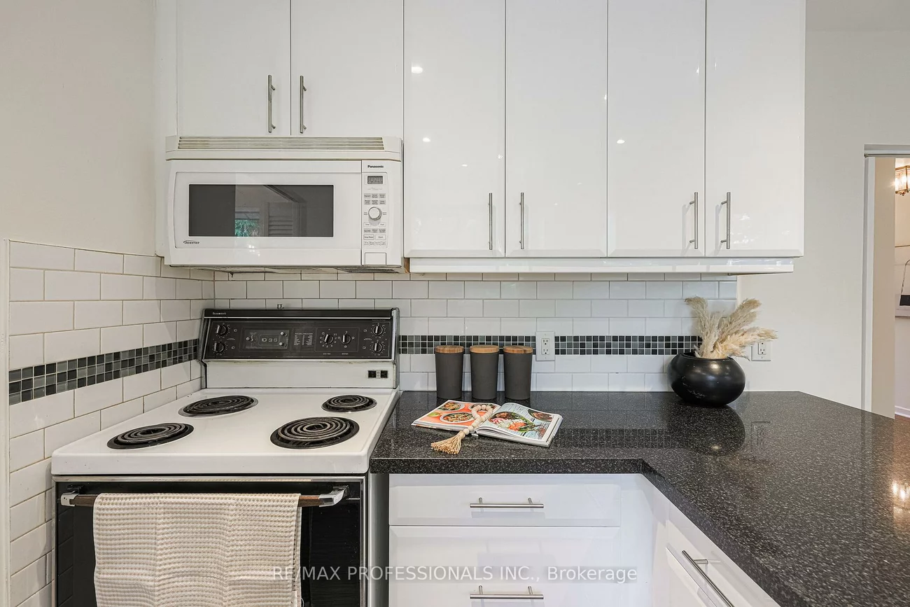 9, Donalbain, Royal Orchard, Markham