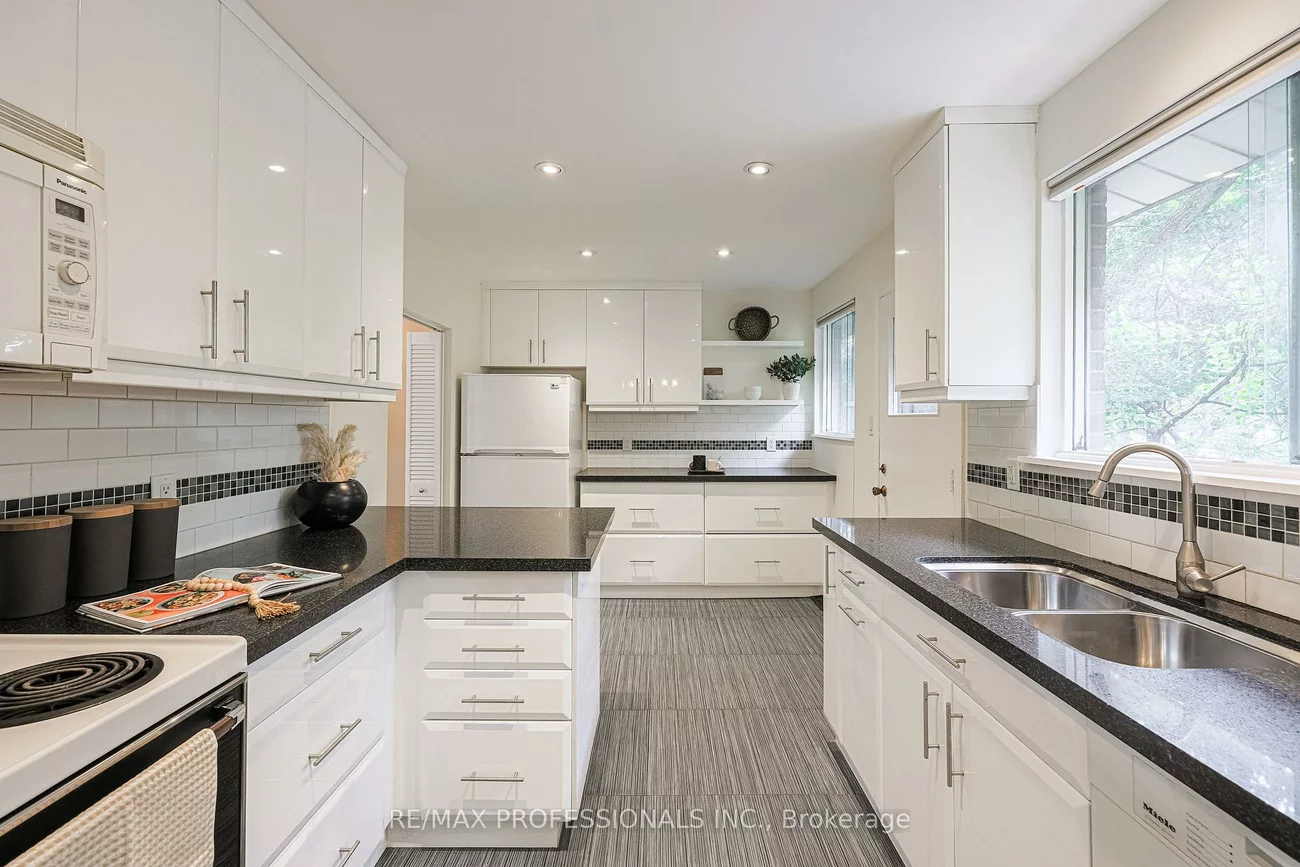 9, Donalbain, Royal Orchard, Markham