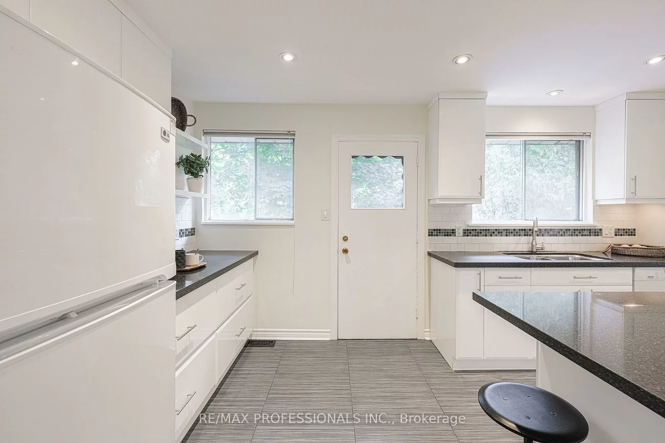 9, Donalbain, Royal Orchard, Markham