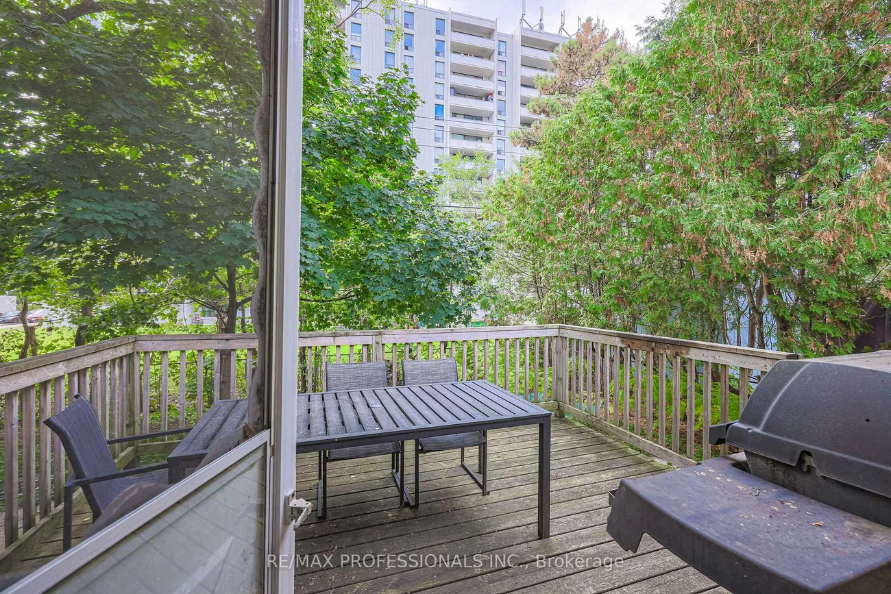 9, Donalbain, Royal Orchard, Markham