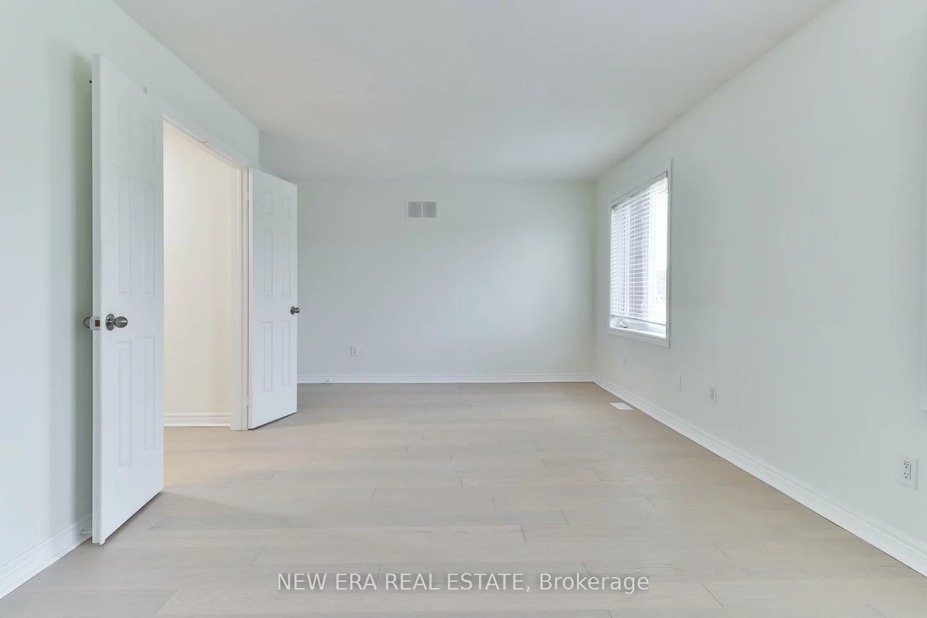 3, Sharon Lee, Berczy, Markham