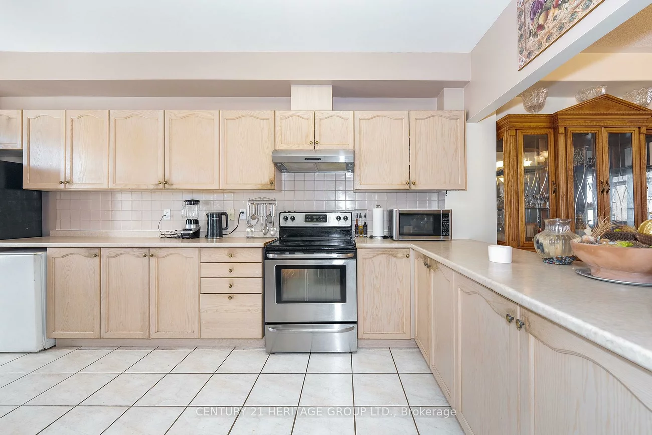 18, Orchid, Commerce Valley, Markham