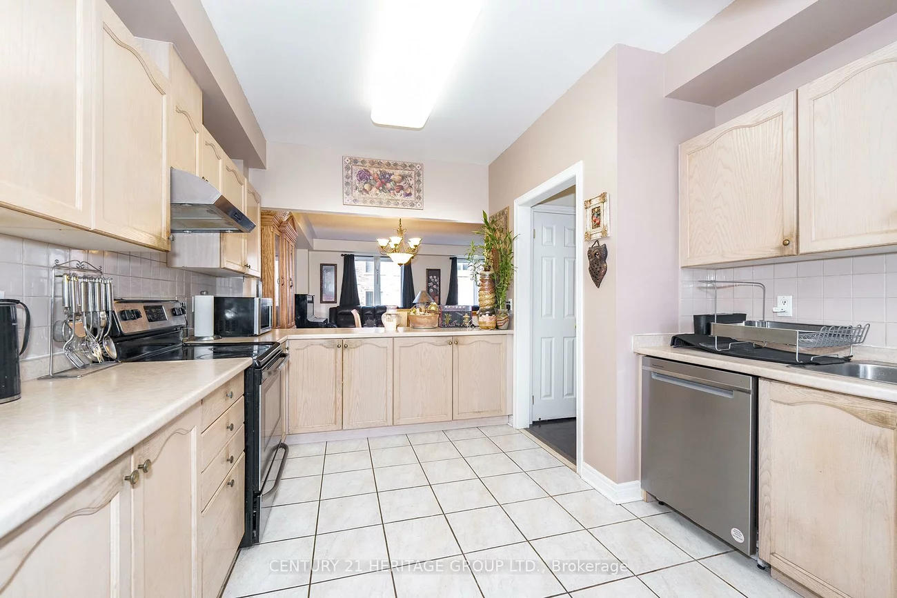 18, Orchid, Commerce Valley, Markham