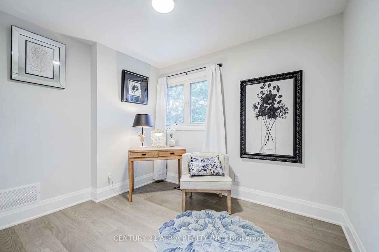 33, Sir Brandiles, Markham Village, Markham