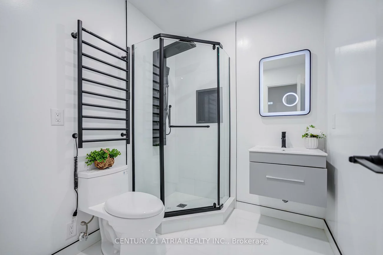 33, Sir Brandiles, Markham Village, Markham