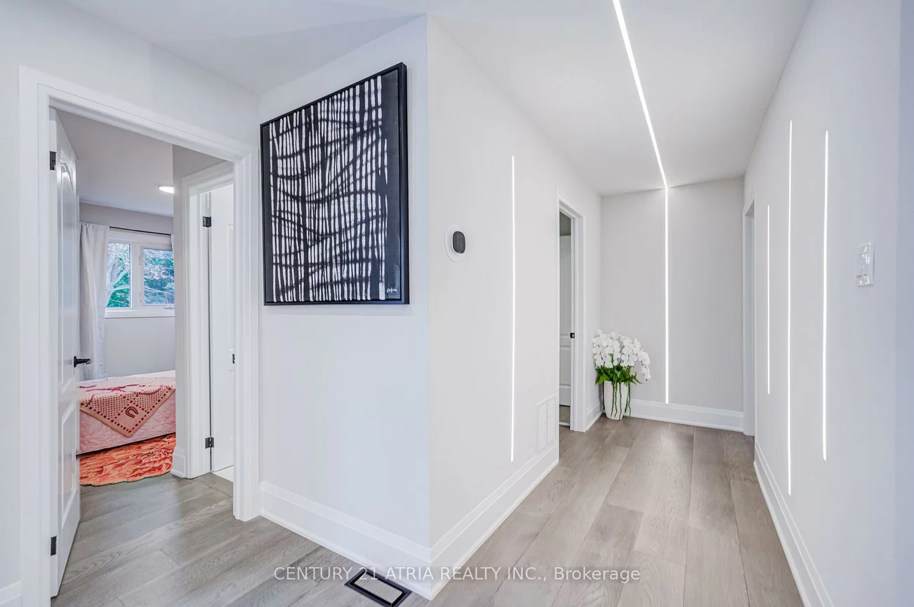 33, Sir Brandiles, Markham Village, Markham