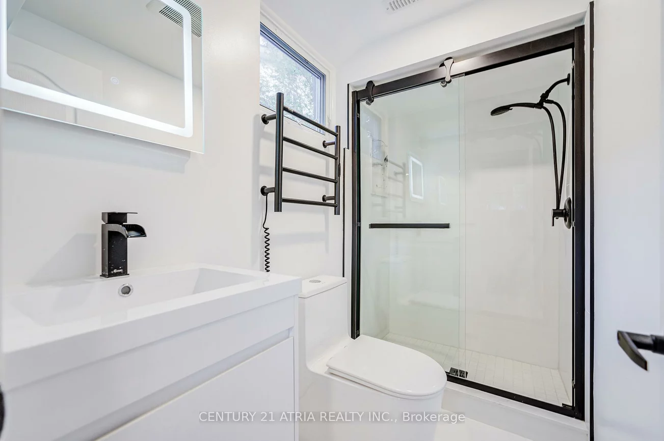 33, Sir Brandiles, Markham Village, Markham