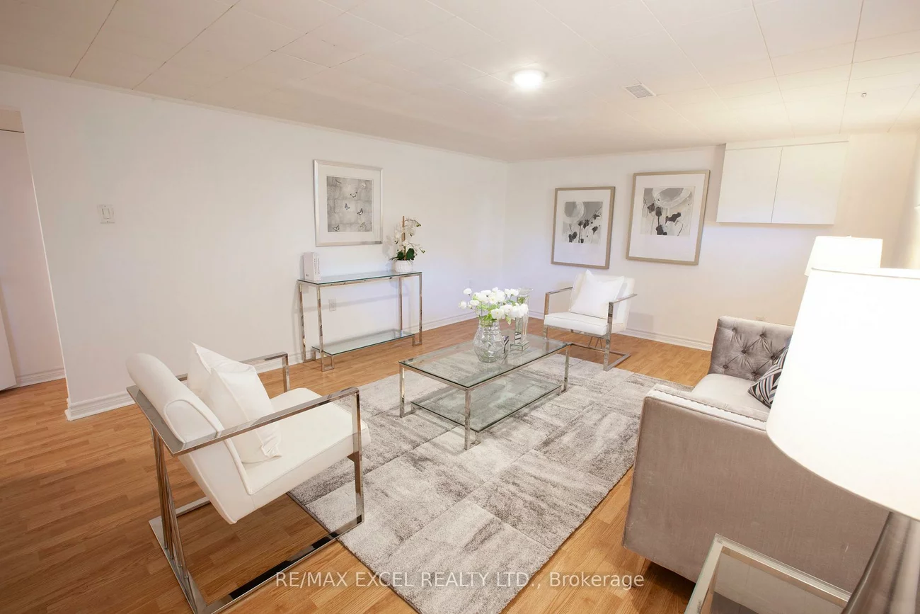 33, Alanadale, Bullock, Markham