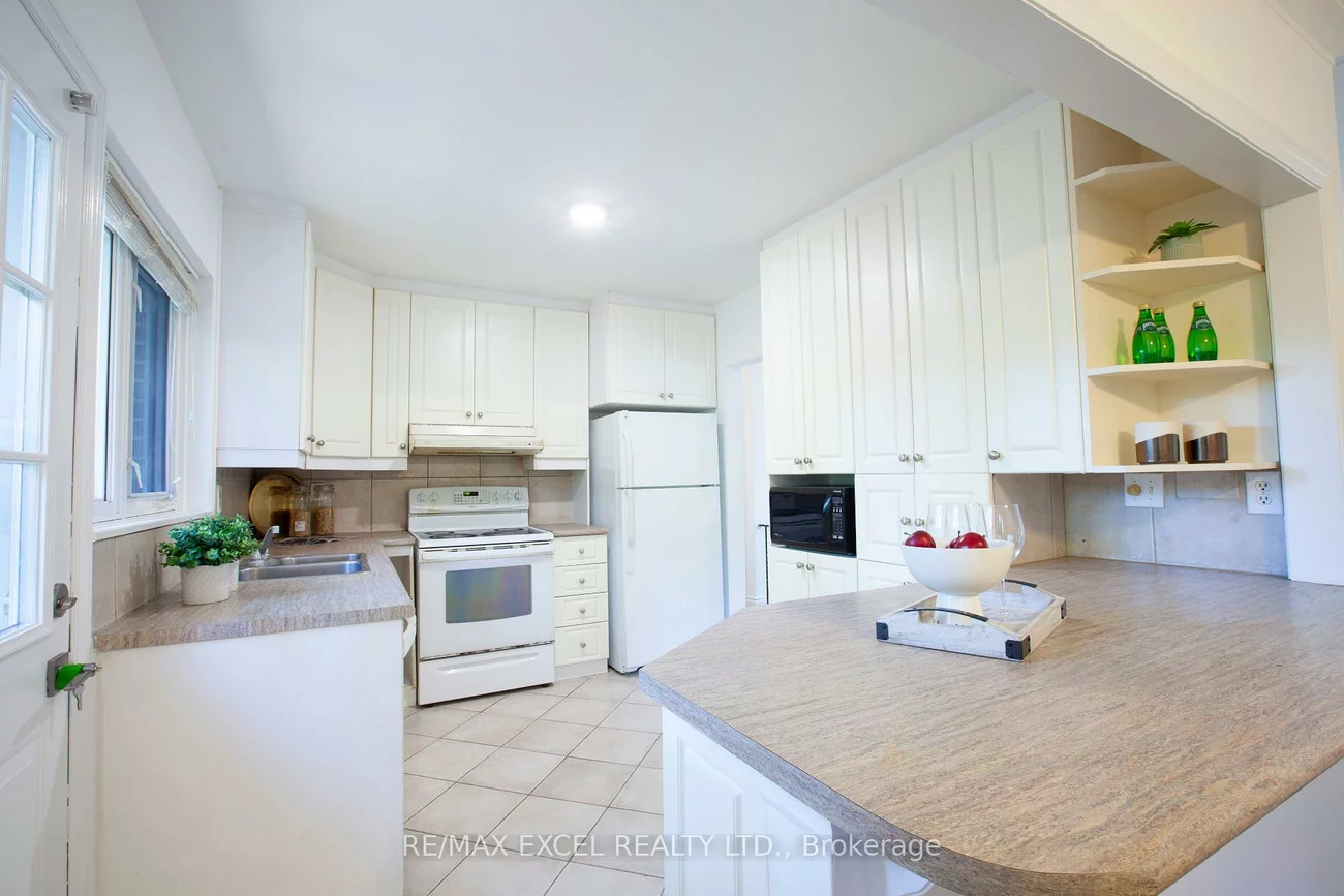 33, Alanadale, Bullock, Markham