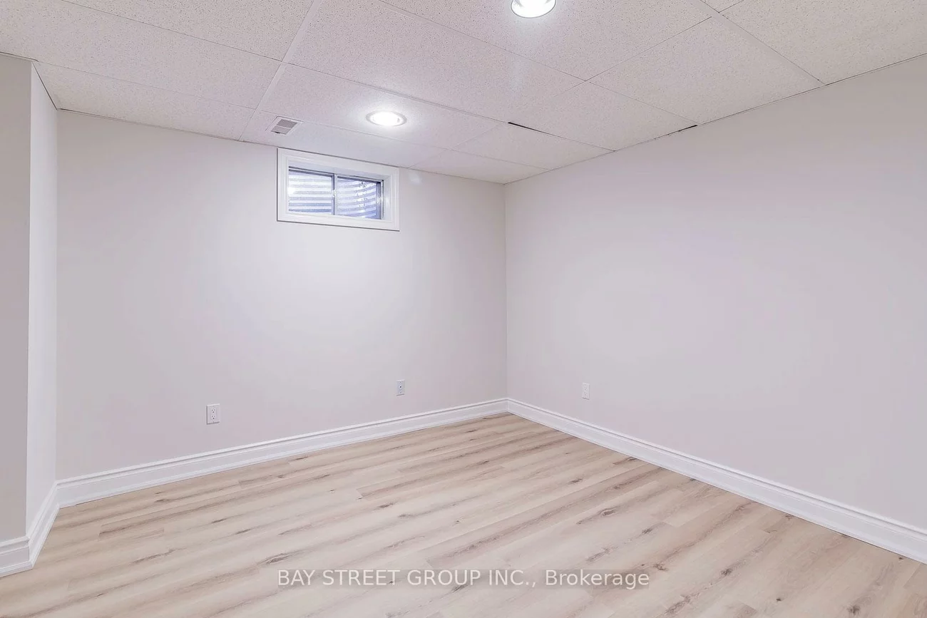 300, Fincham, Markham Village, Markham