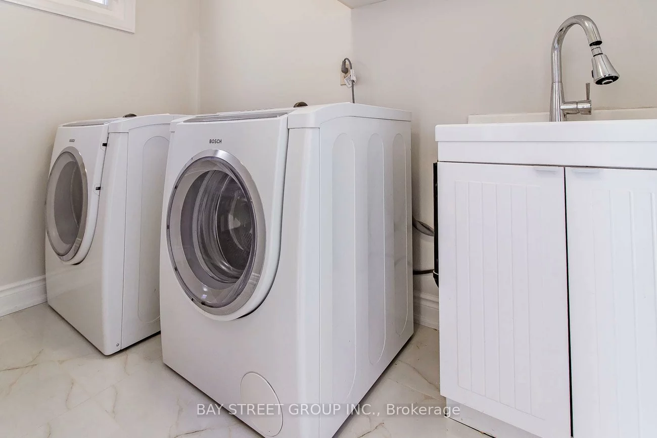 300, Fincham, Markham Village, Markham