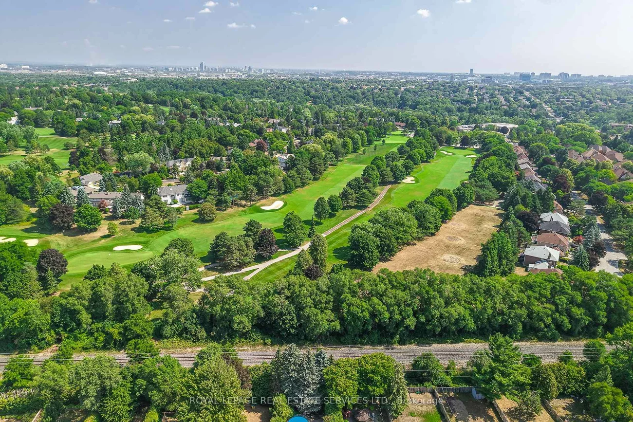 9, Seinecliffe, Bayview Glen, Markham