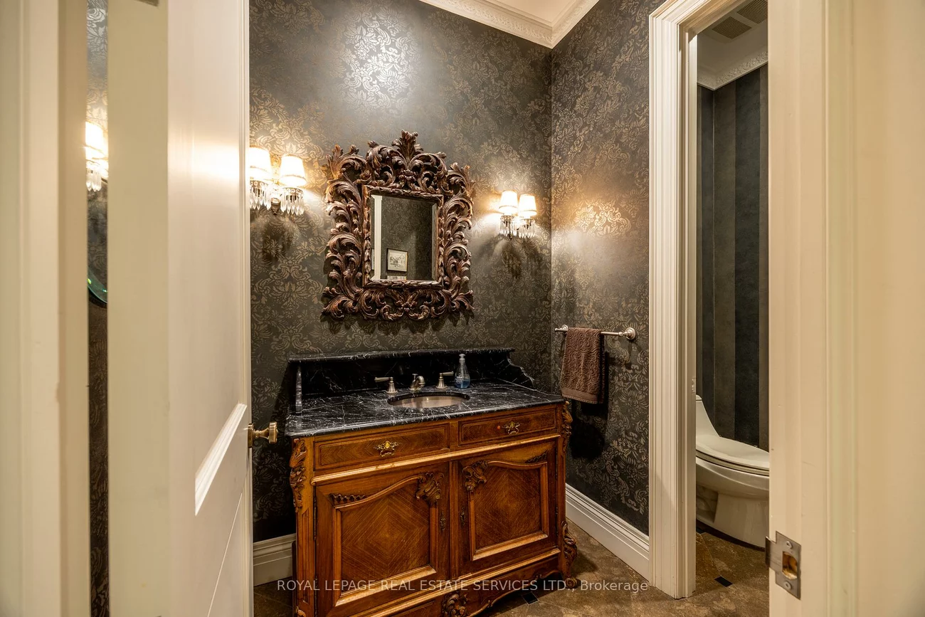 9, Seinecliffe, Bayview Glen, Markham