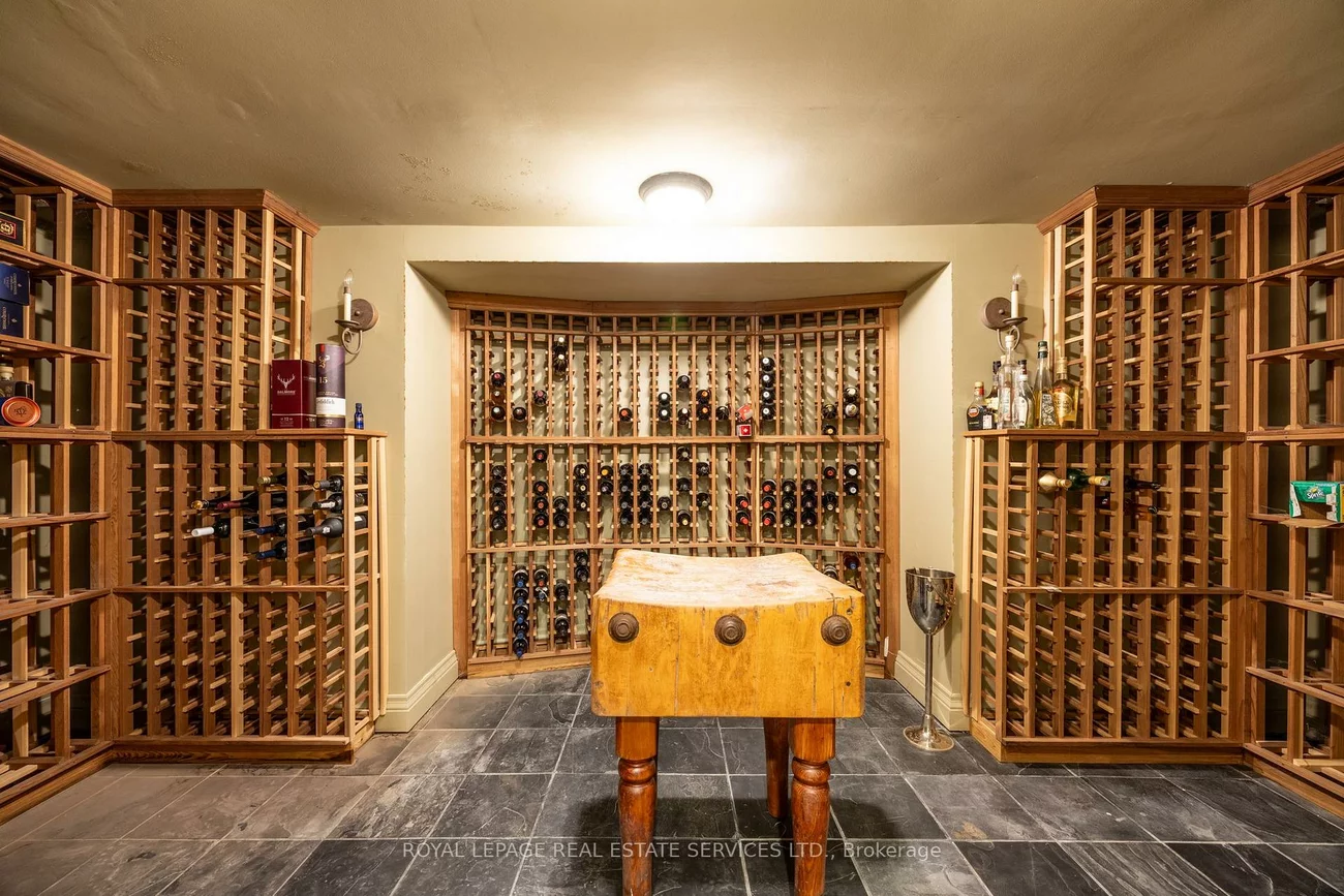 9, Seinecliffe, Bayview Glen, Markham