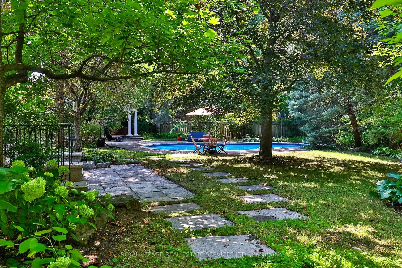 9, Seinecliffe, Bayview Glen, Markham