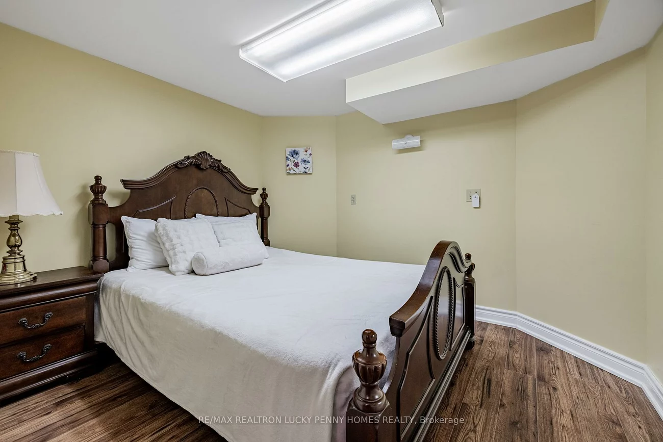 8, Hallam, Markham Village, Markham