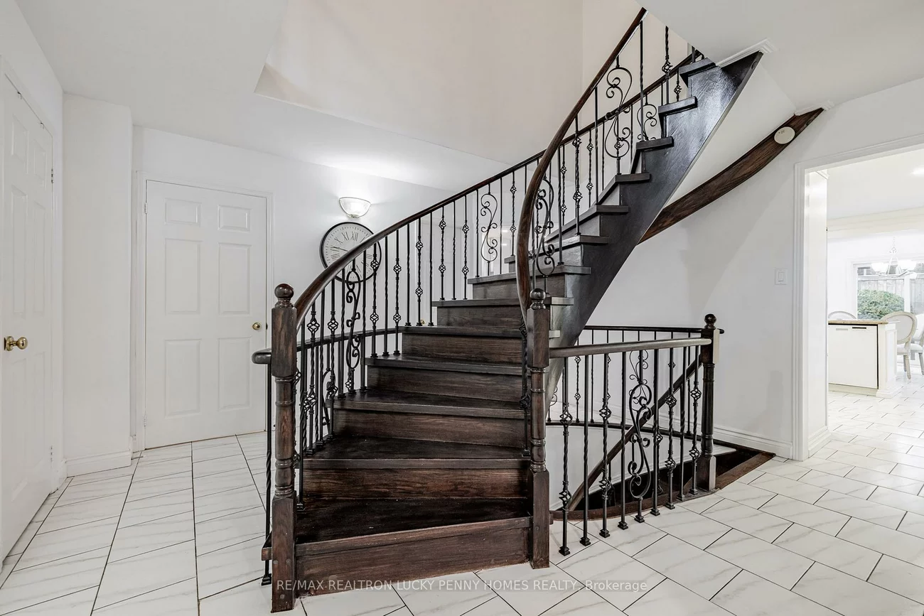 8, Hallam, Markham Village, Markham