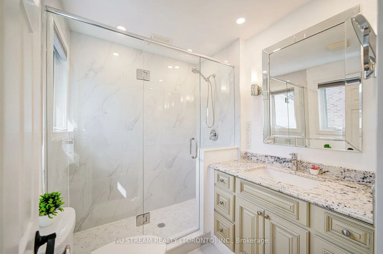 8, Hemingway, Unionville, Markham