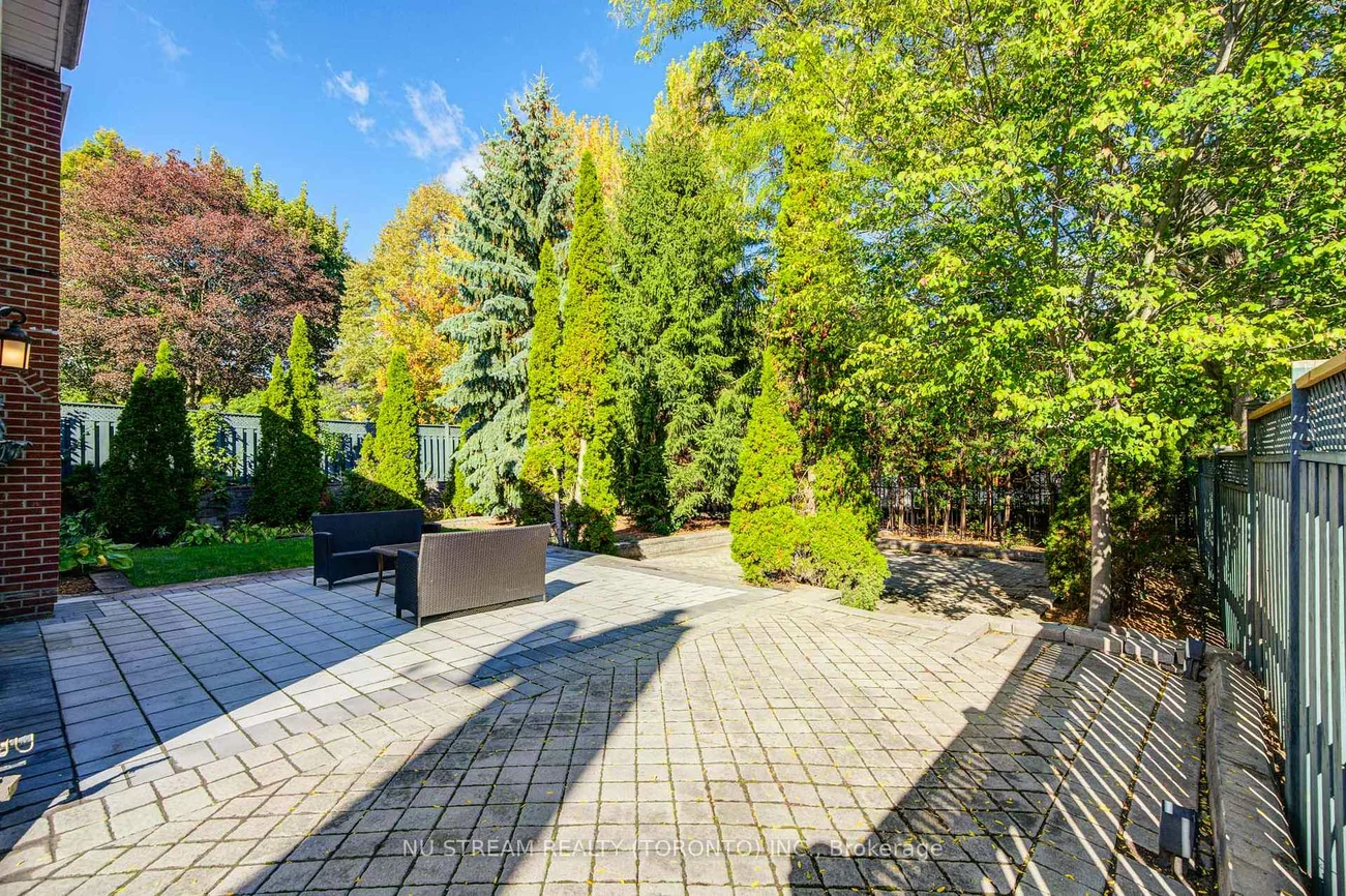 8, Hemingway, Unionville, Markham