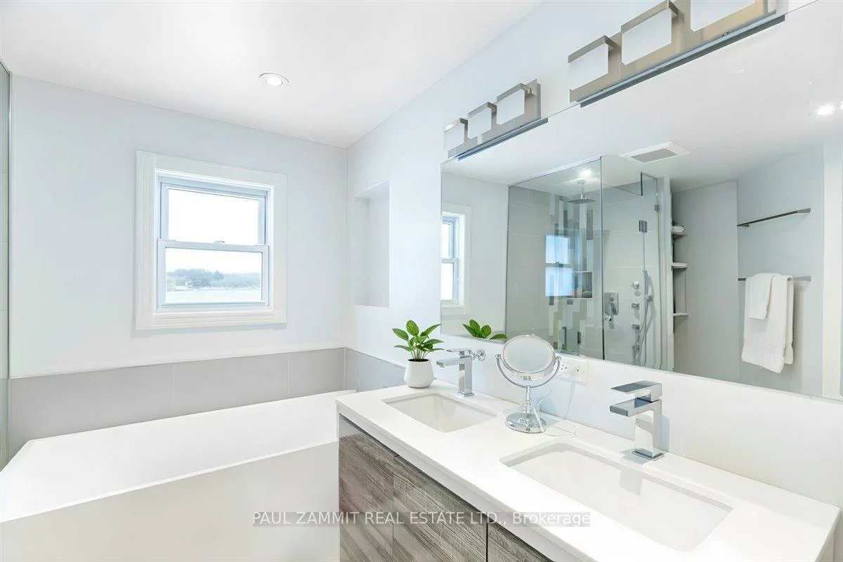 210, Bayview Fairways, Bayview Fairway-Bayview Country Club Estates, Markham