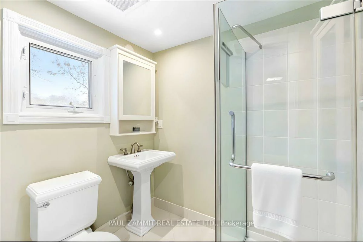 210, Bayview Fairways, Bayview Fairway-Bayview Country Club Estates, Markham