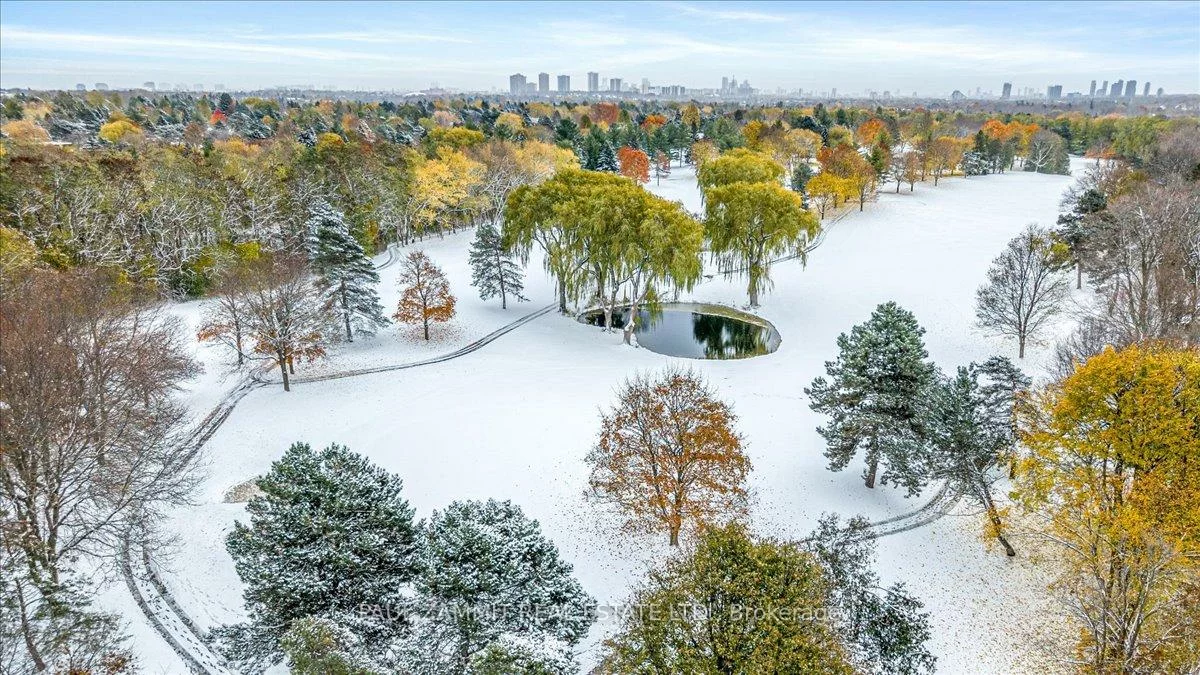 210, Bayview Fairways, Bayview Fairway-Bayview Country Club Estates, Markham