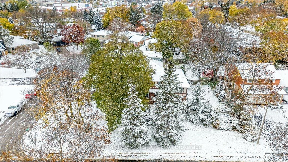 210, Bayview Fairways, Bayview Fairway-Bayview Country Club Estates, Markham