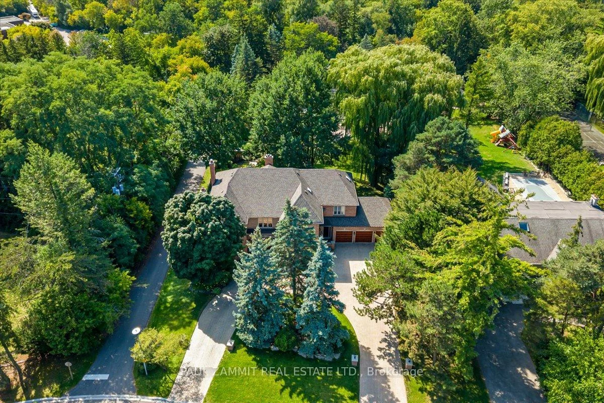 12, Old English, Bayview Glen, Markham