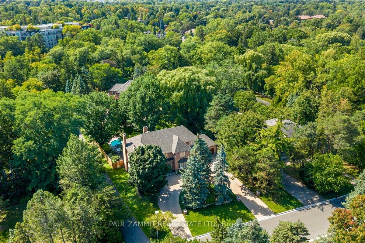 12, Old English, Bayview Glen, Markham