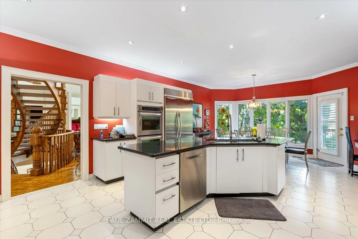 12, Old English, Bayview Glen, Markham