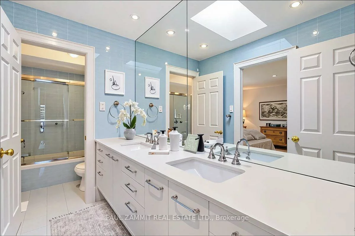 12, Old English, Bayview Glen, Markham