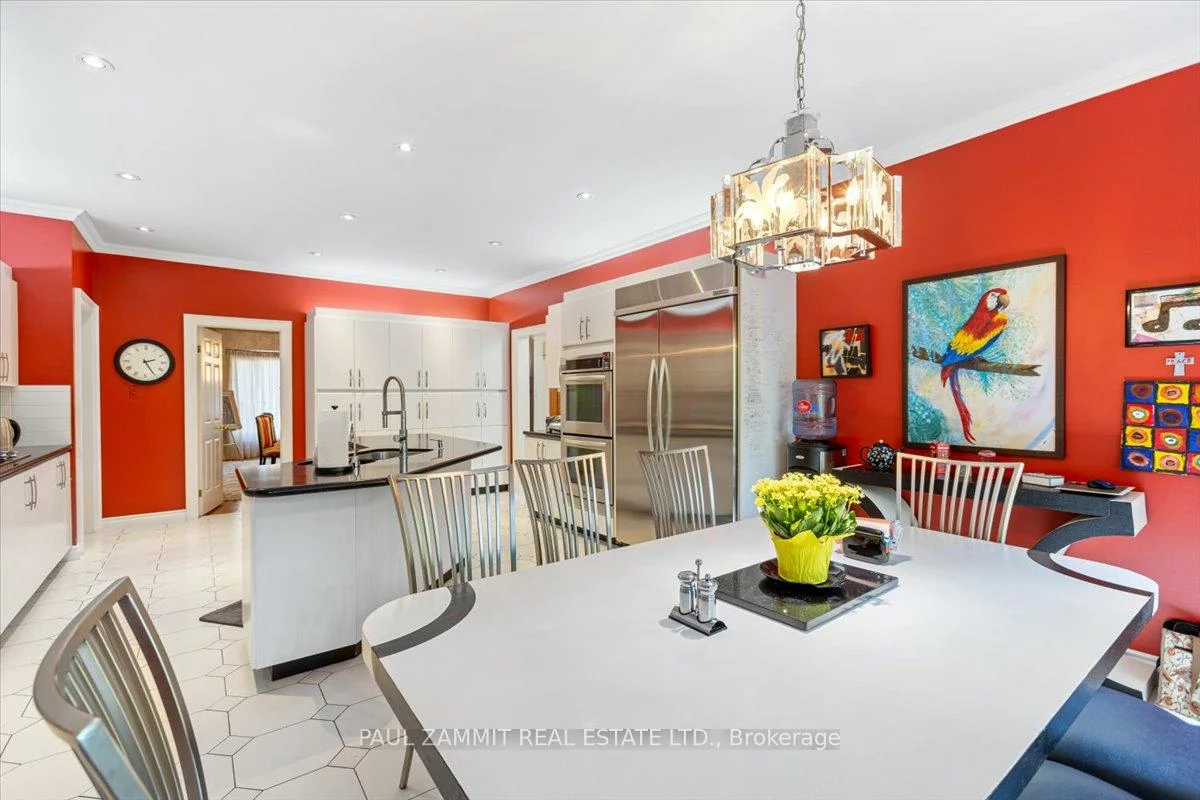 12, Old English, Bayview Glen, Markham