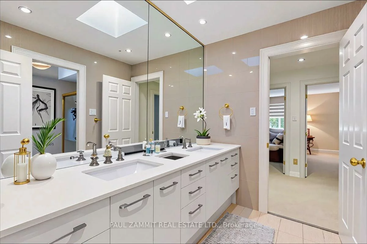 12, Old English, Bayview Glen, Markham