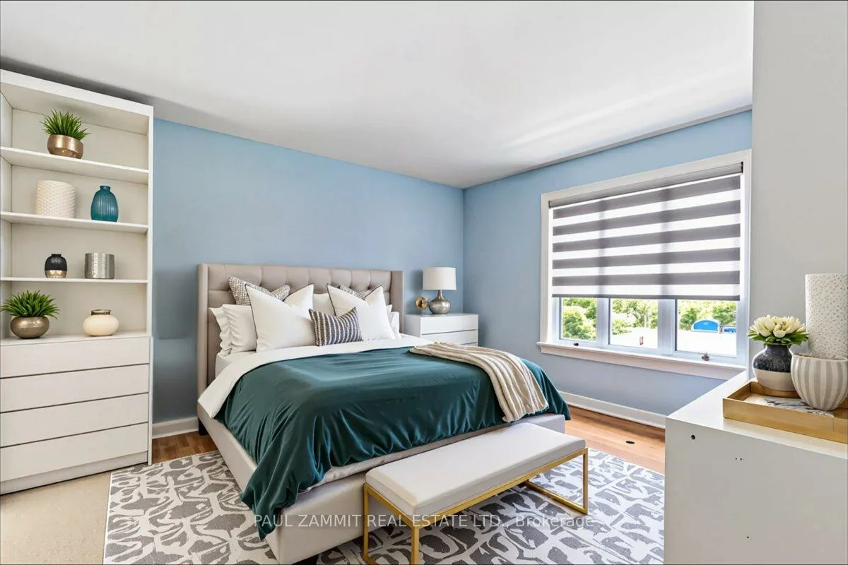 12, Old English, Bayview Glen, Markham