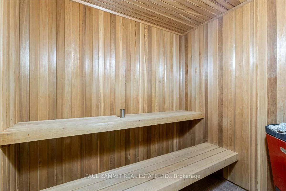 12, Old English, Bayview Glen, Markham