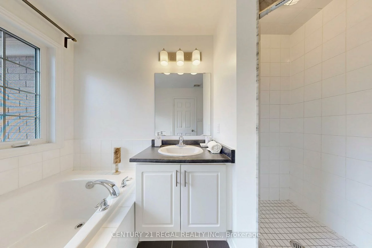 29, Rougeview Park, Greensborough, Markham