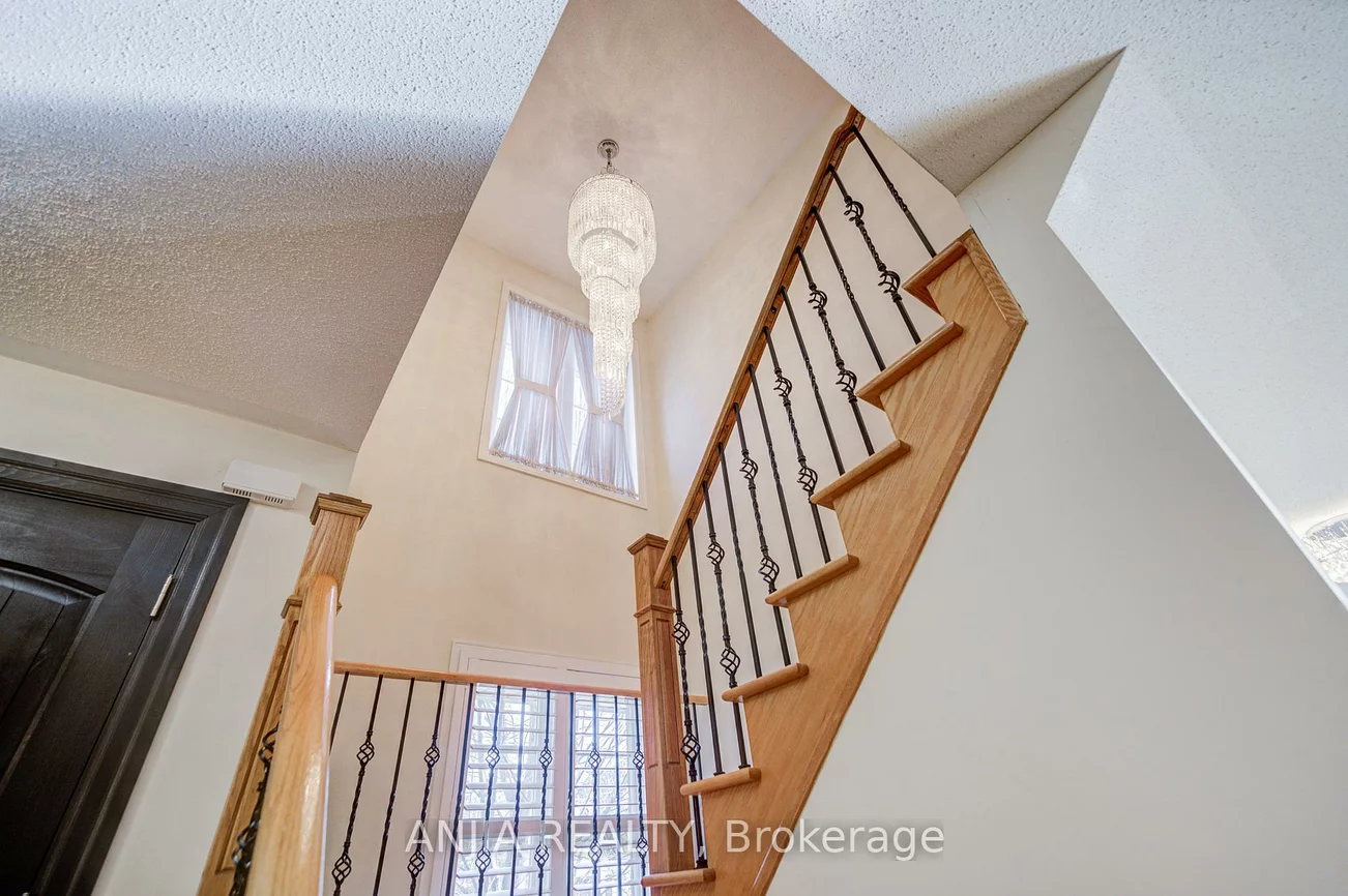 27, Larcastle, Berczy, Markham