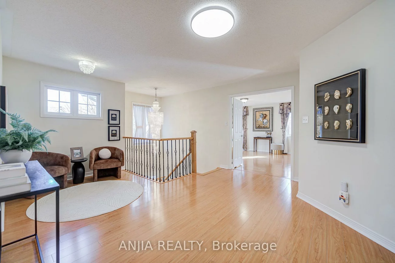 27, Larcastle, Berczy, Markham