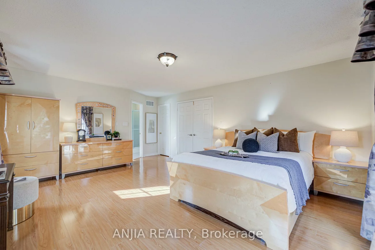 27, Larcastle, Berczy, Markham