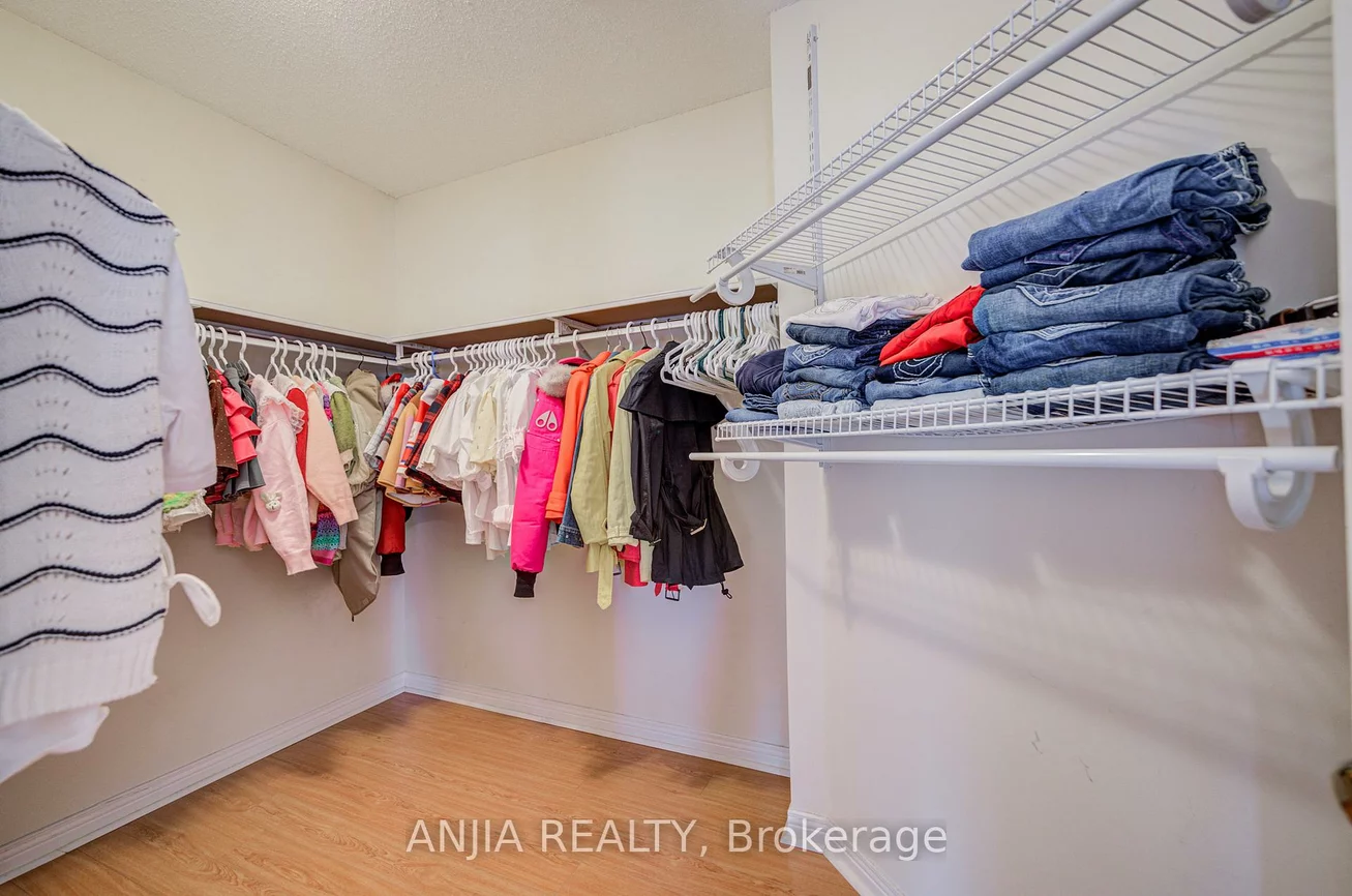 27, Larcastle, Berczy, Markham