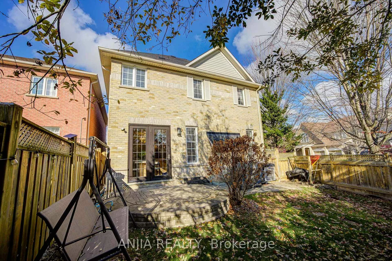 27, Larcastle, Berczy, Markham