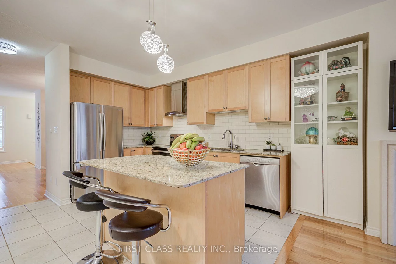 10501, Woodbine, Victoria Manor-Jennings Gate, Markham