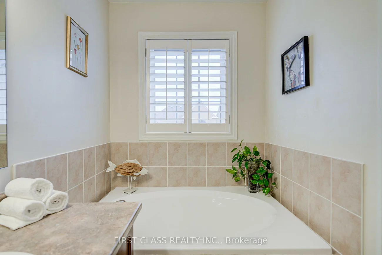 10501, Woodbine, Victoria Manor-Jennings Gate, Markham